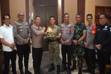 HUT TNI KE-81 DAN HUT KODAM IV-DIP