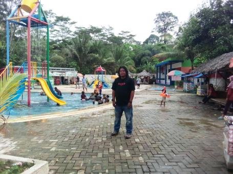 Kolam Renang CMJ Dengan Adaya Himbawan Dari Pemerintah Sementara Ditutup.