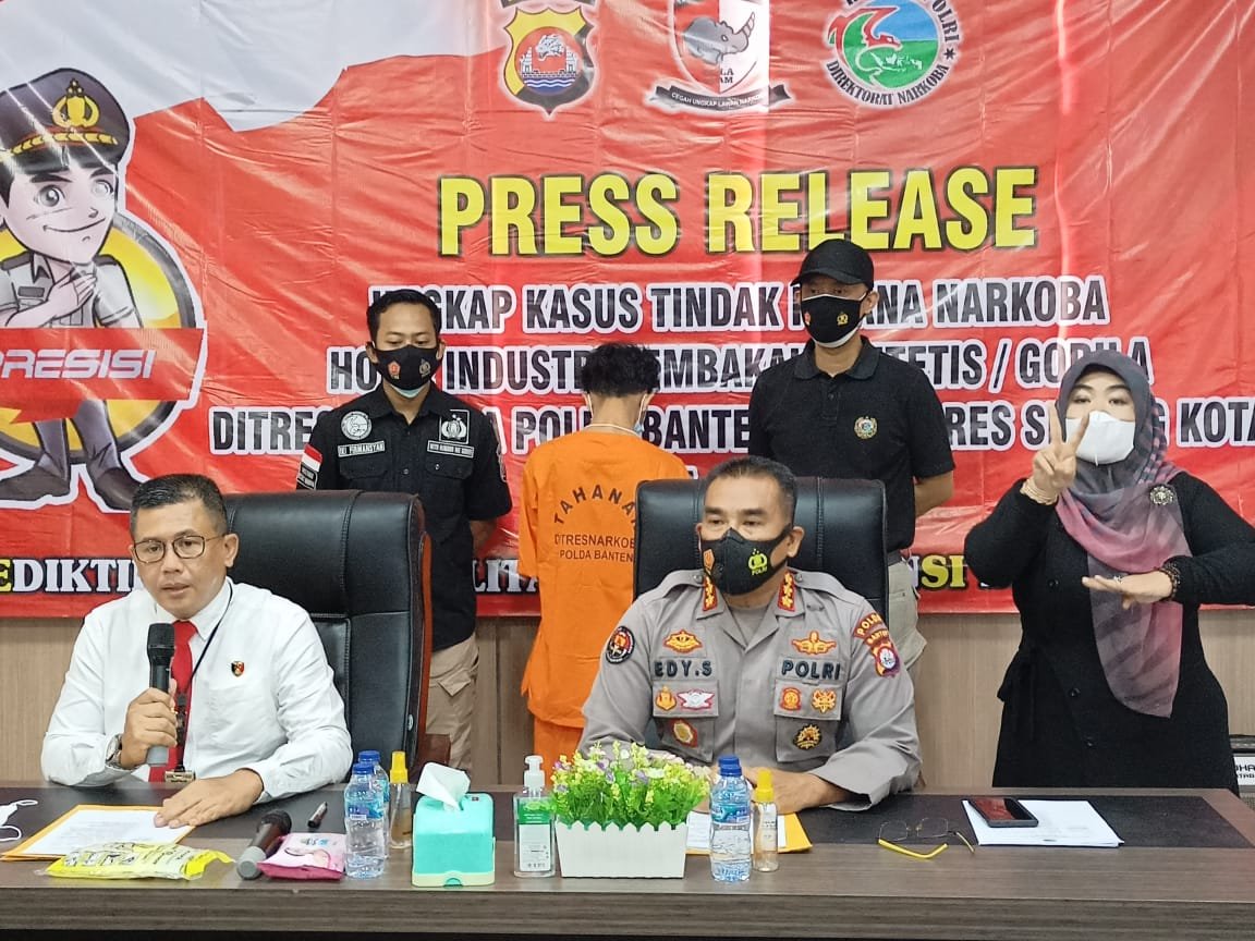 Ditresnarkoba Polda Banten Amankan 1 Orang Tersangka Pembuat Tembakau Gorila