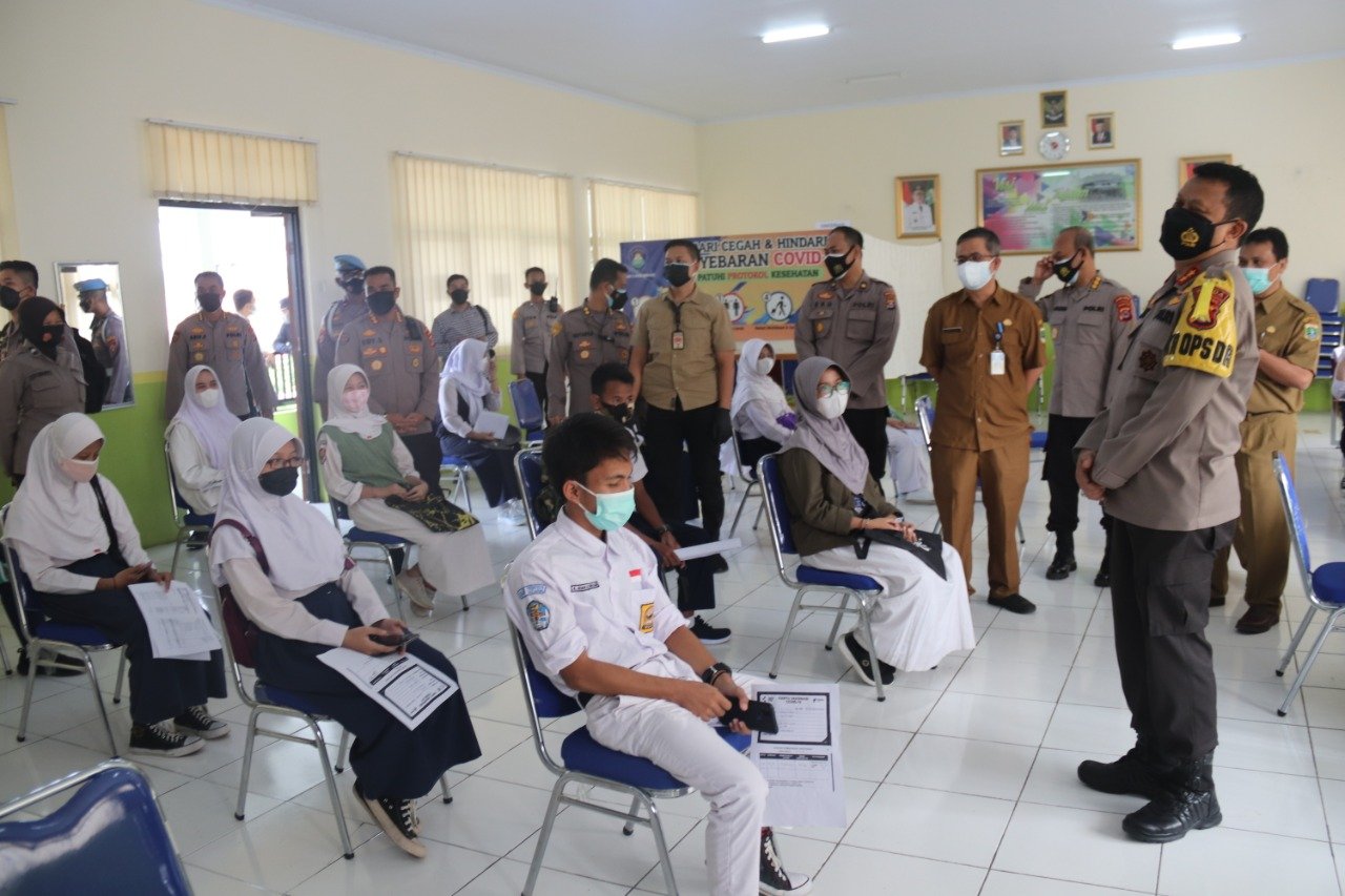Polda Banten Gelar Vaksinasi Go to School