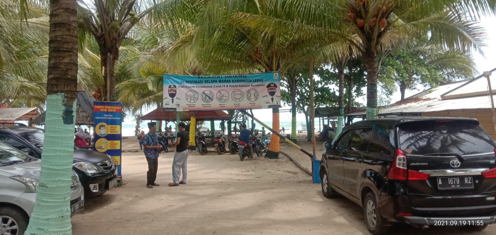 Pengunjung Pantai Wisata Kalapa Warna Cihara Abaikan Protokol Kesehatan