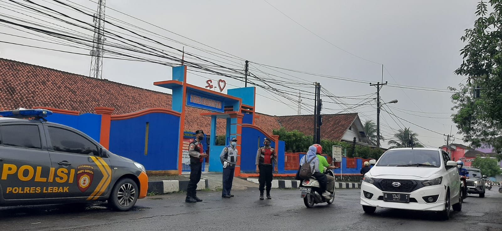 Polres Lebak Polda Banten Laksanakan Pengaturan lalin di SDN 2 MC Timur