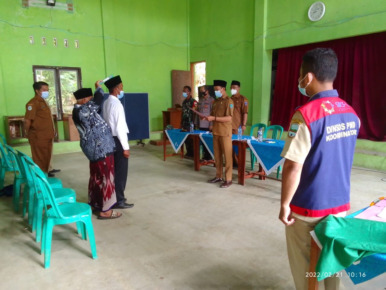 Pelantikan Kepala Dusun Sindangsari Azis Saripin Berjalan Lancar
