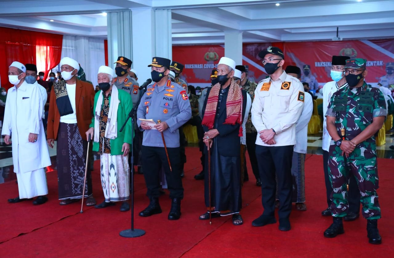 Apresiasi Ulama Di Banten Ikuti Vaksinasi, Kapolri: Kabar Baik dan Motivasi Bagi Masyarakat 