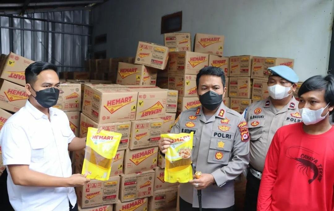 Polres Lebak Polda Banten berhasil Mengamankan Minyak Goreng sebanyak 24.000 Liter di Warunggunung