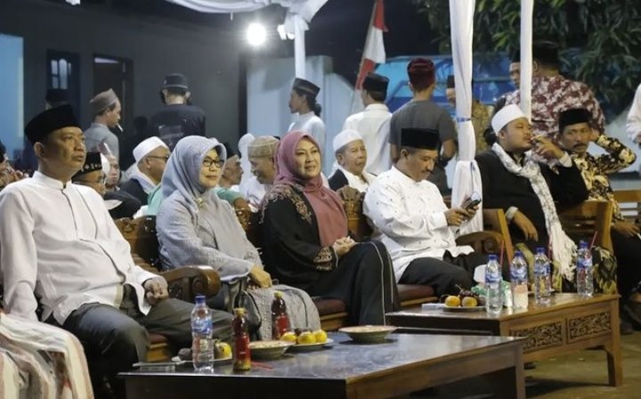 Bupati Pandeglang Hadiri Isra mi'raj Di kampung Cigadung Kecamatan Karangtanjung