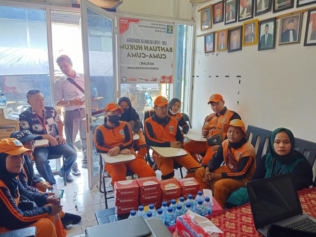 YLBHK-CKI MEMBERIKAN PEMAHAMAN HUKUM KEPADA PPSU KELURAHAN SUNTER AGUNG