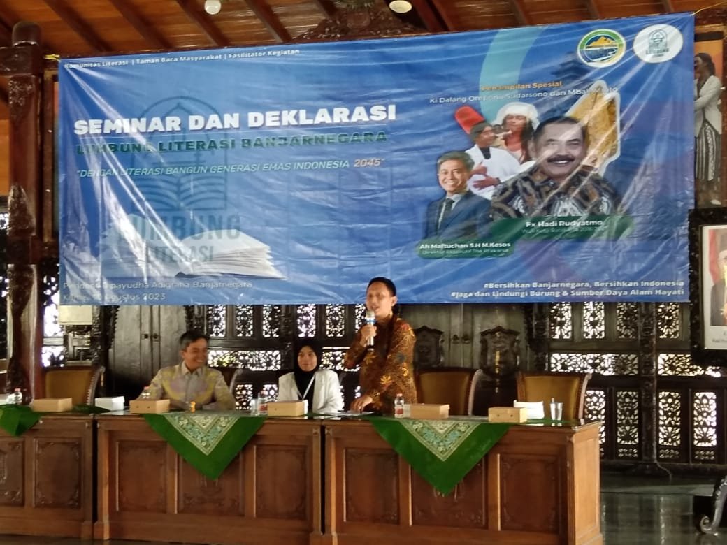 SEMINAR LITERASI INDRA HARI PURNAMA AJAK PEMUDA BANJARNEGARA LAKUKAN INI