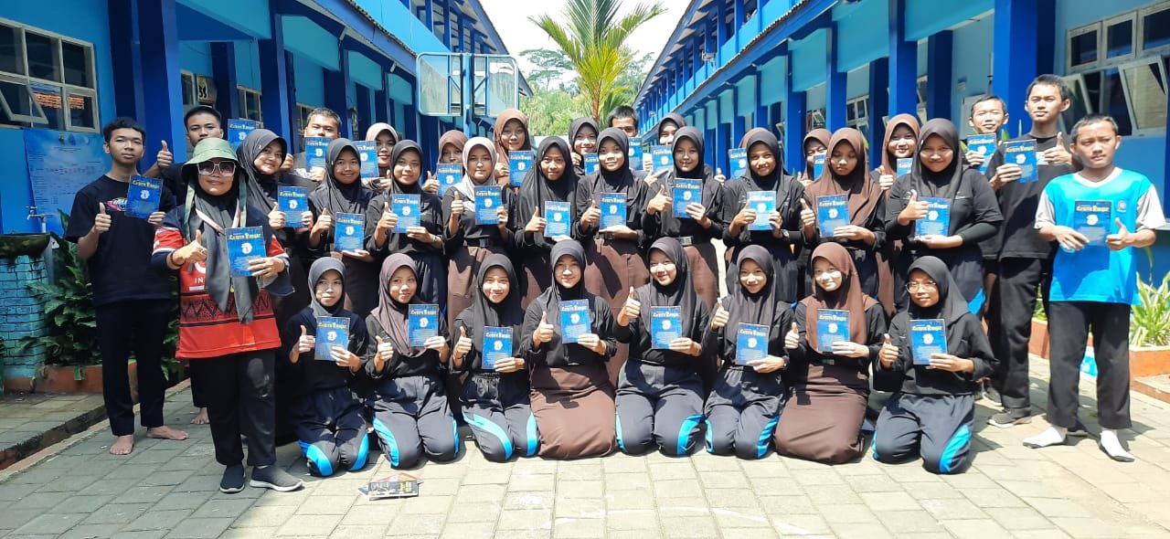 Buku Karya Siswa Ber-ISBN Kembali Diluncurkan di SMKN 1 Kaligondang