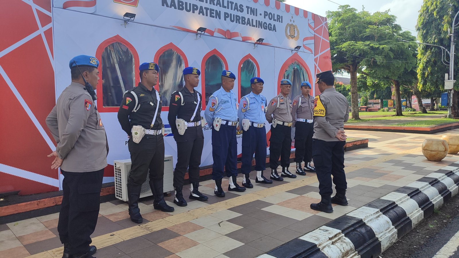 Gencarnya Isu isu  Politik  Posko Netralitas TNI - Polri Didirikan di Kabupaten Purbalingga