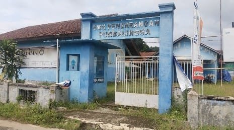 KARENA TIDAK ADA SISWA,SMK PENERBANGAN BERALIH FUNGSI JADI KOLAM IKAN HIAS