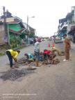 Warga Apresiasi Dinas DPUPR Lebak Atas perbaikan Jalan Yang Rusak Di Jalan Sunan Giri 