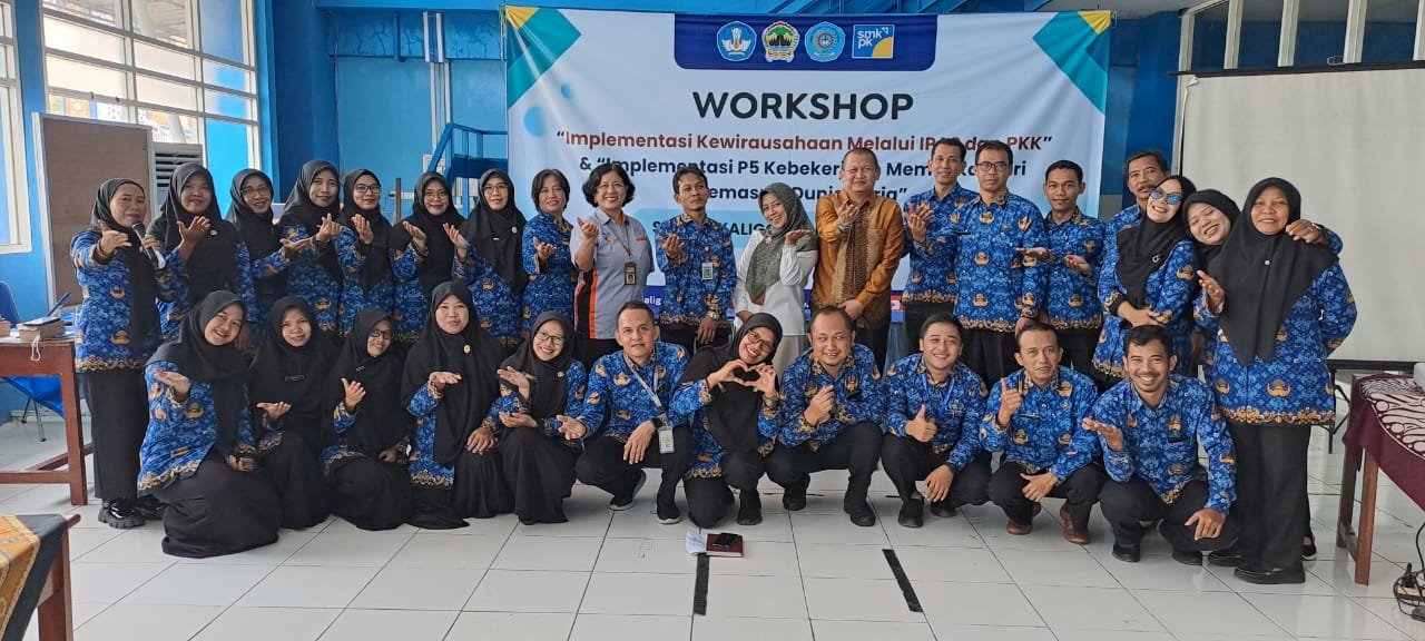 Implementasi P5 Kebekerjaan, SMKN 1 Kaligondang Datangkan Dudika