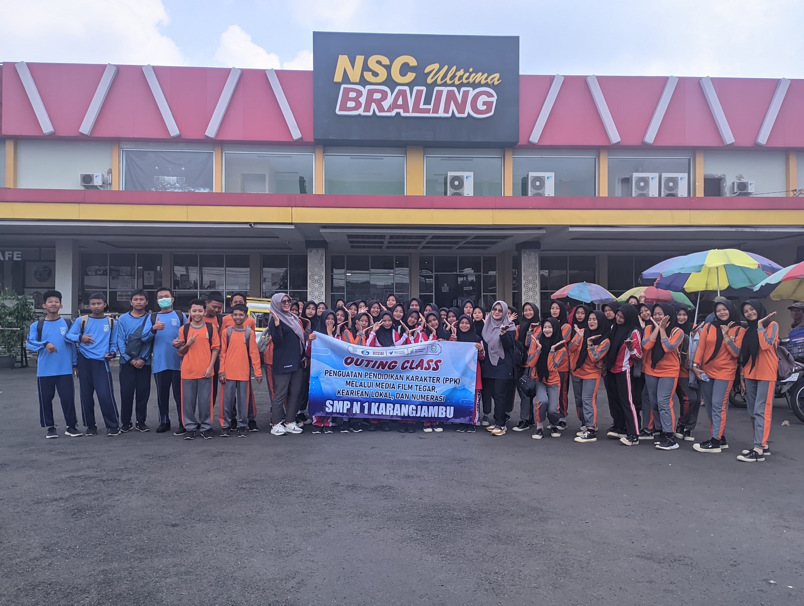 OUTING CLASS SMP NEGERI 1 KARANGJAMBU 