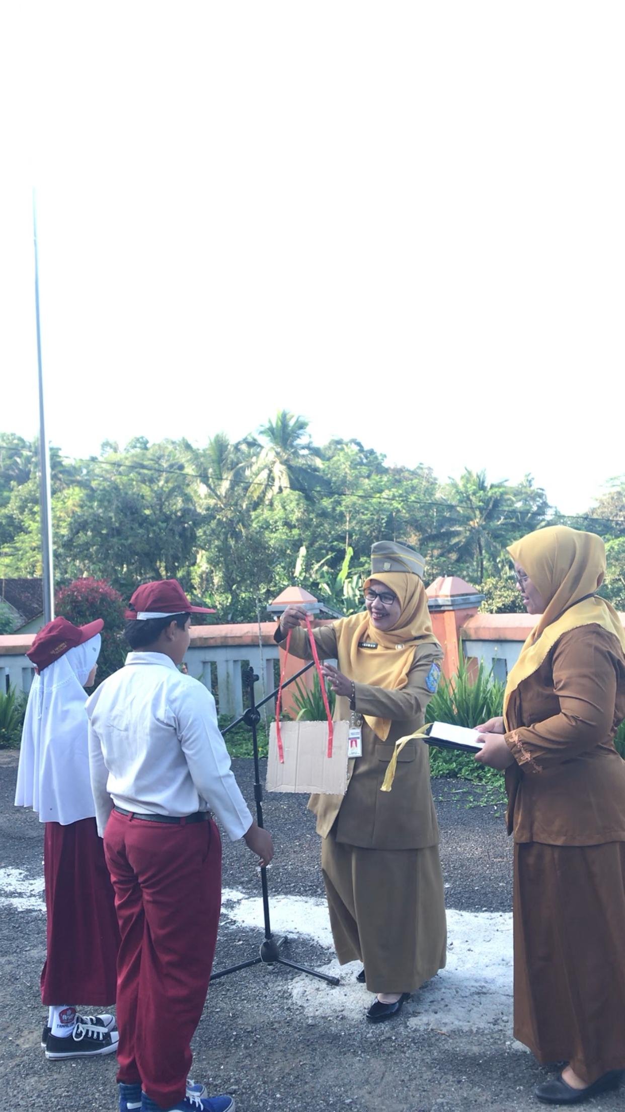 Tema MPLS SMP Negeri 6 Rembang Bermakna dan Menyenangkan