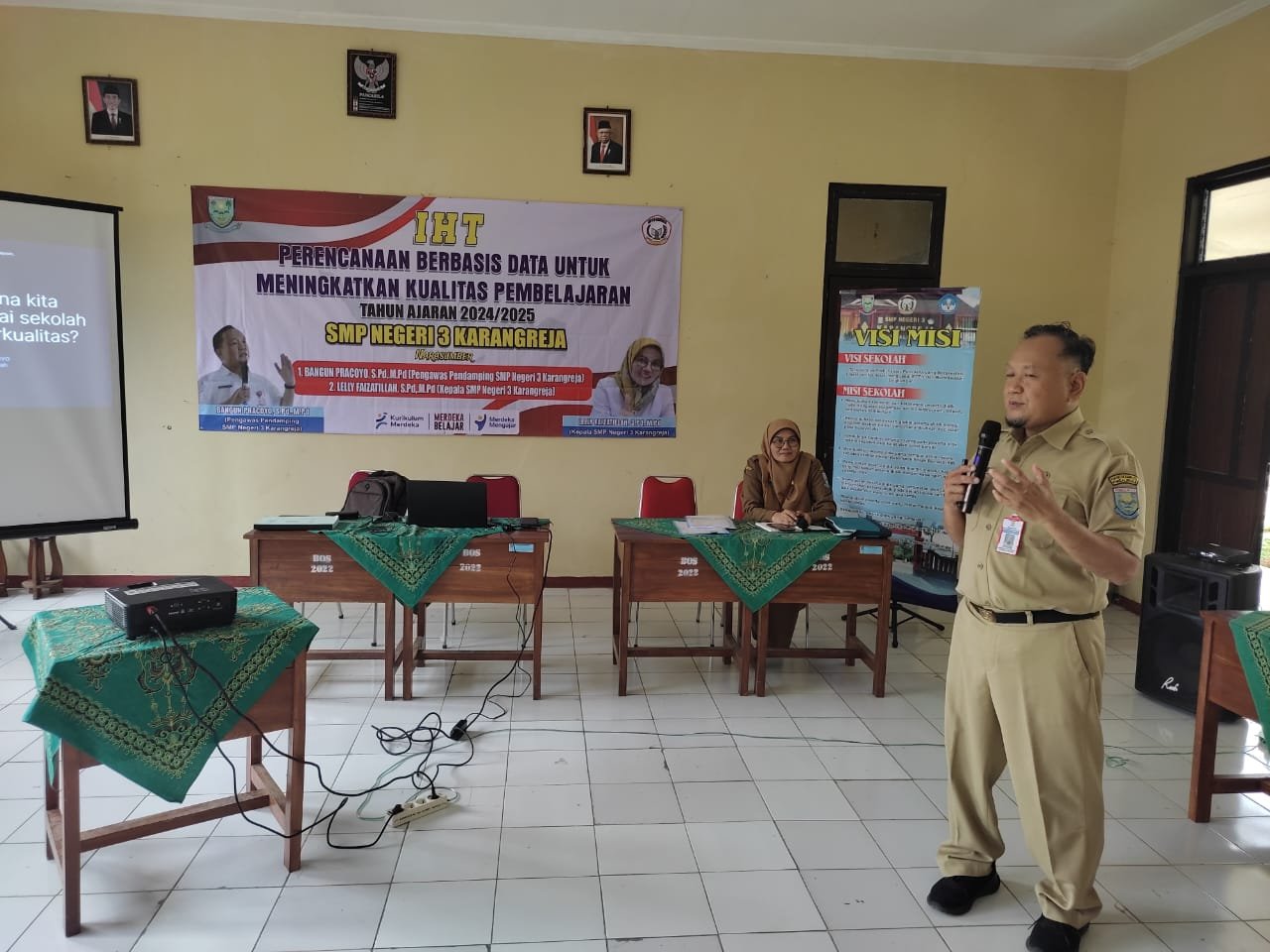 Guru SMP N 3 Karangreja Siap Berkualitas Melalui Perencanaan Berbasis Data(PBD)