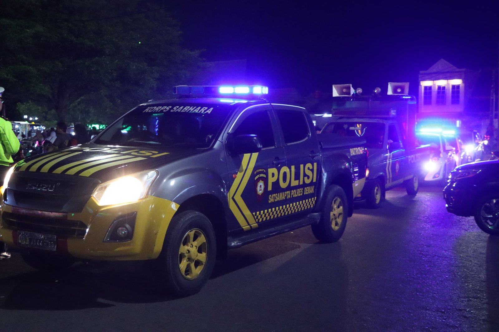 T N I POLRI DAN SATPOL P P LAKUKAN PATROLI  SKALA JELANG PILKADA 2024