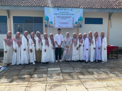 Peringatan Maulid Nabi Muhammad SAW di SMP Negeri 2 Kemangkon 