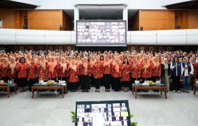 Mentri Tito Karnavian Imbau Anggota DWP Kemendagri Bijak Gunakan Media Sosial