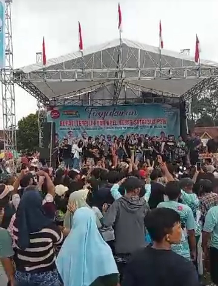 Ribuan massa mendatangi Tasyakuran Bupati Terpilih dan Apel Akbar Satgasus SW