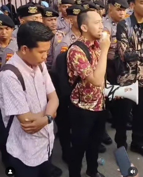 Aksi Solidaritas untuk Warga Cibetus Kecamatan Padarincang Di Depan Polda Banten