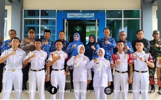 Kepala Dinas Kesehatan Dampingi Bupati Pandeglang Tinjau Langsung Program Makan  Bergiji Gratis