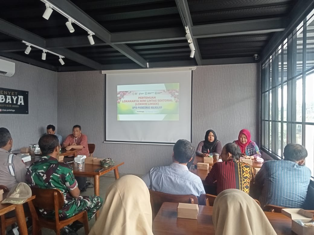 Evaluasi  program kesehatan  Puskesmas Kalikajar tahun 2024 dan komitmen Program kesehatan tahun 2025 dalam Loka Karya mini bersama Lintas Sektoral