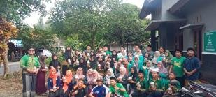 Bagi-bagi Takjil Pengurus PAC ANSOR, BANSER, FATAYAT, IPNU-IPPNU Karangmoncol