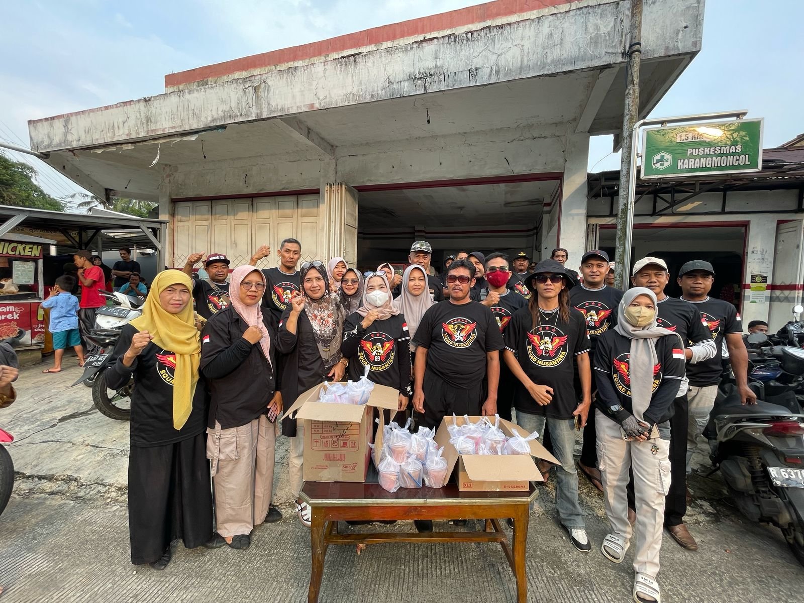 Semarak Bagi-bagi Takjil Squad Nusantara PAC Karangmoncol