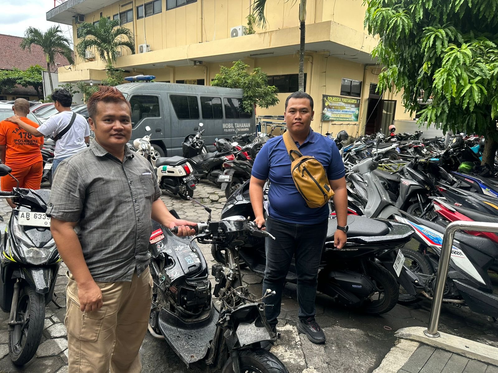 GEGER DI DEPAN SMK MUHAMMADIYAH 3 YOGYAKARTA, SAT RESKRIM AMANKAN DUA PELAJAR DIDUGA PEMICU TAWURAN