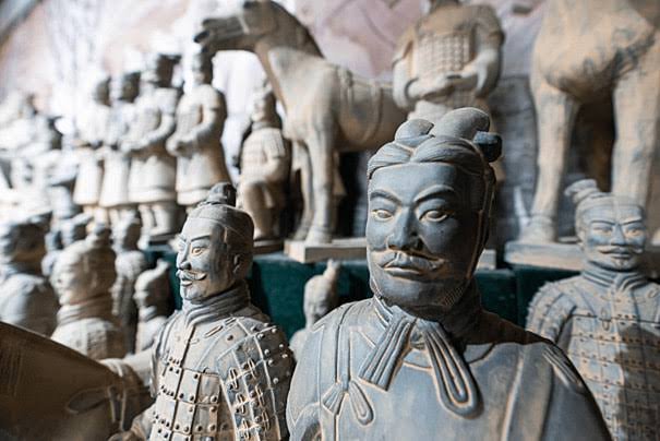 Mengapa Arkeolog TAKUT Membongkar Makam Kaisar China Pertama? Faktanya Bikin Merinding!