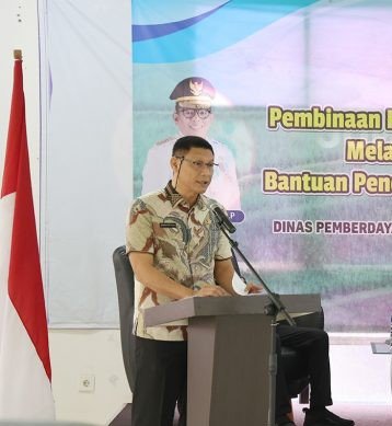 Plh Sekda Provinsi Banten Deden Apriandhi Hartawan Buka Sosialisasi Bantuan Keuangan Desa Tahun 2025