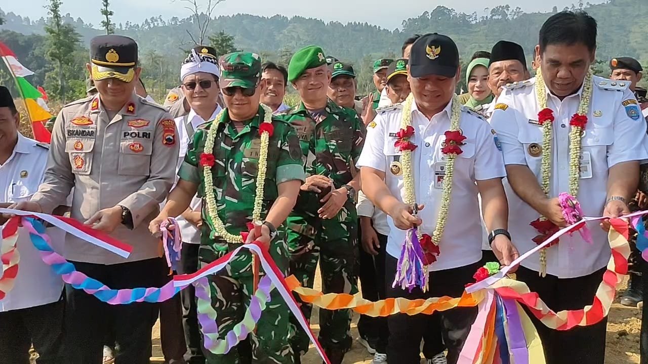 TMMD Sengkuyung Tegal Resmi Ditutup: Jalan Penghubung 2,7 Km Terbuka Berkat Keikhlasan Warga