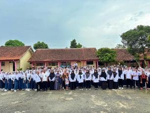 Sederhana Namun tetap Khidmat dan meriah dalam pelepasan siswa SMP N 3 Kalimanah