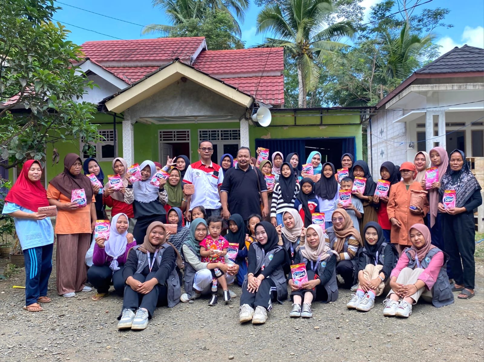 Mahasiswa UNU Purwokerto Sosialisasikan Gaya Hidup Sehat Bagi Warga Grumbul Kronjot
