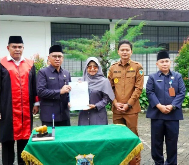 Bupati Pandeglang Lantik Asep Rahmat Sebagai Penjabat (PJ) SEKDA Kabupaten Pandeglang