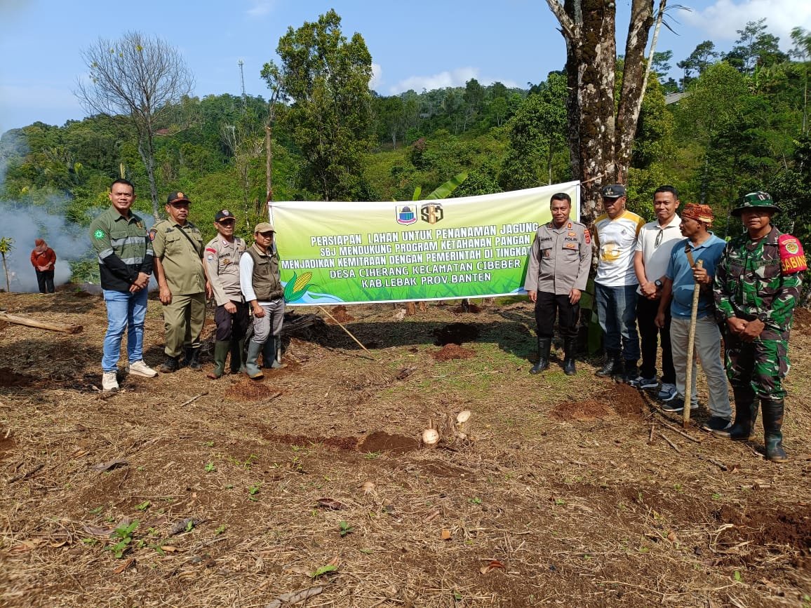 Sinergi PT SBJ dan Warga Ciherang: Wujudkan Program Jagung 1 Hektare