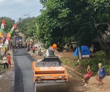 DPUPR Banten Melalui UPTD PJJ Lebak Perbaiki Ruas Jalan Desa Cidadap, Curugbitung