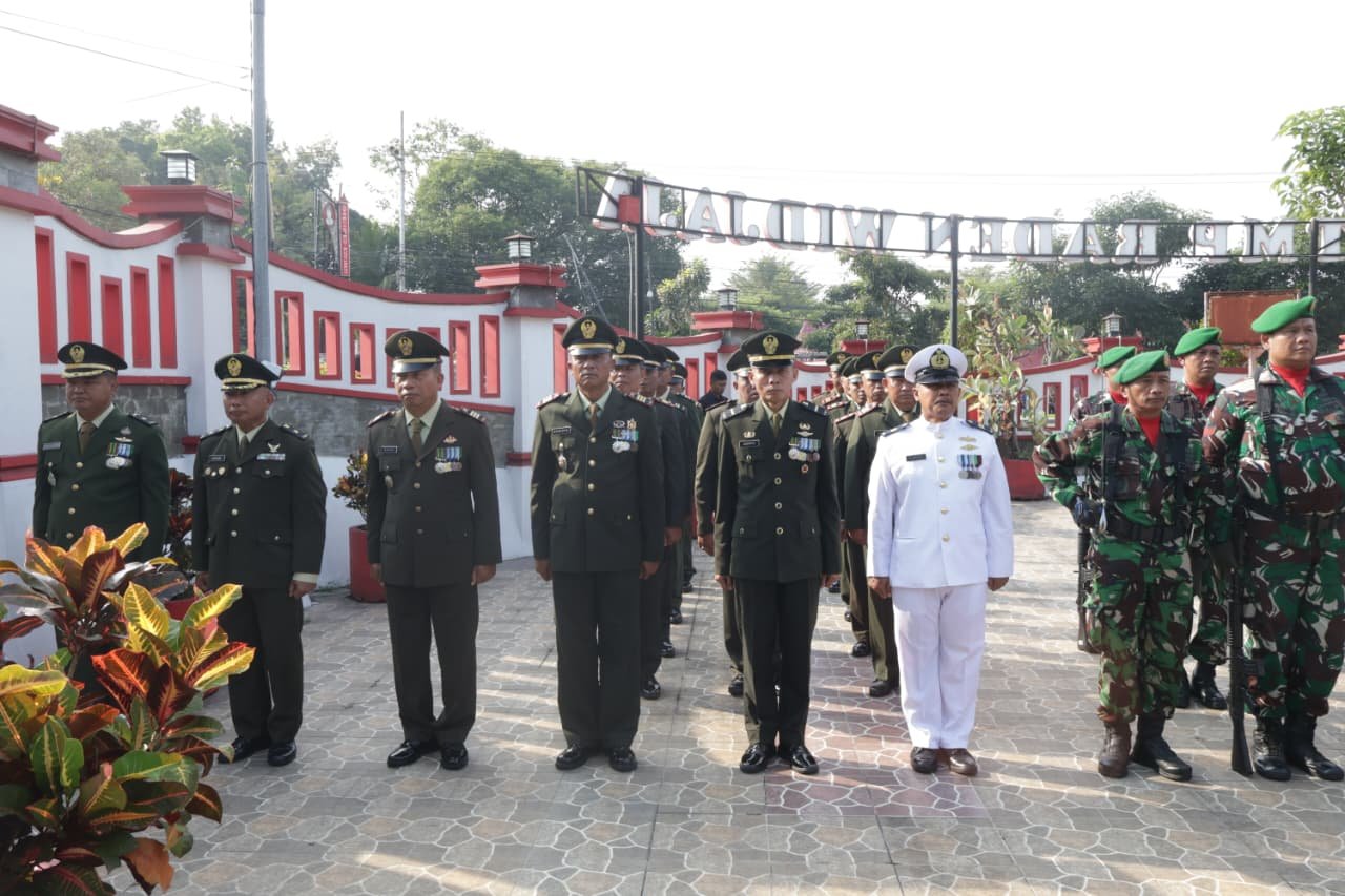 Ziarah Nasional Di TMP Raden Wijaya, Momentum HUT Ke 80 TNI Untuk Mengenang Jasa Pahlawan