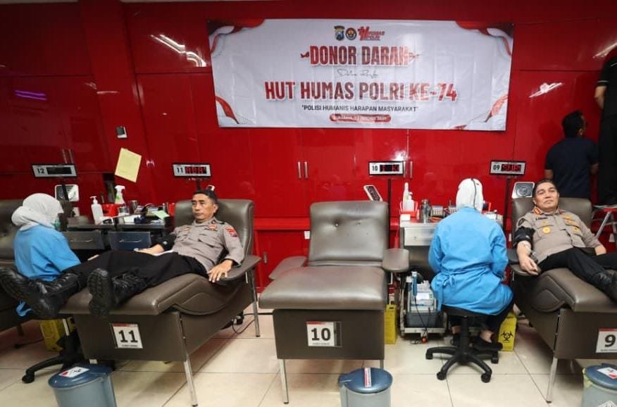 Peringati Hari Jadi Humas Polri ke -74 Polda Jatim Gelar Donor Darah