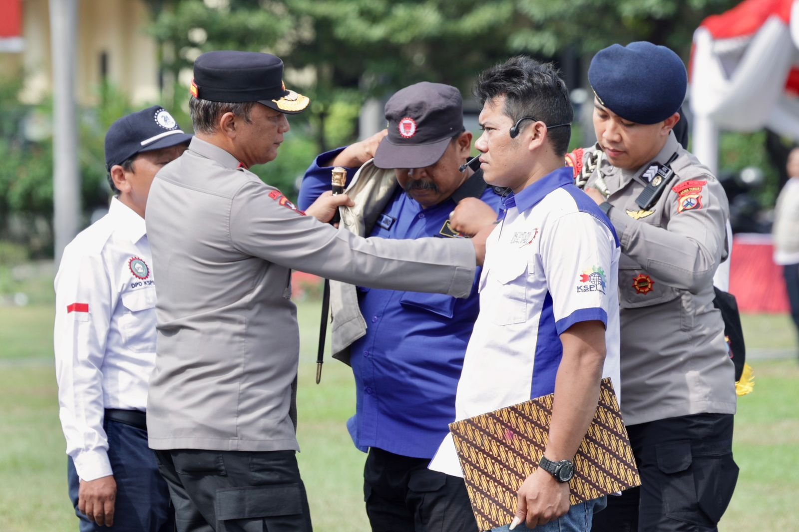 Polda Jatim Bersama Serikat Pekerja dan Buruh Gelar Apel Kebangsaan Jaga Stabilitas Kamtibmas