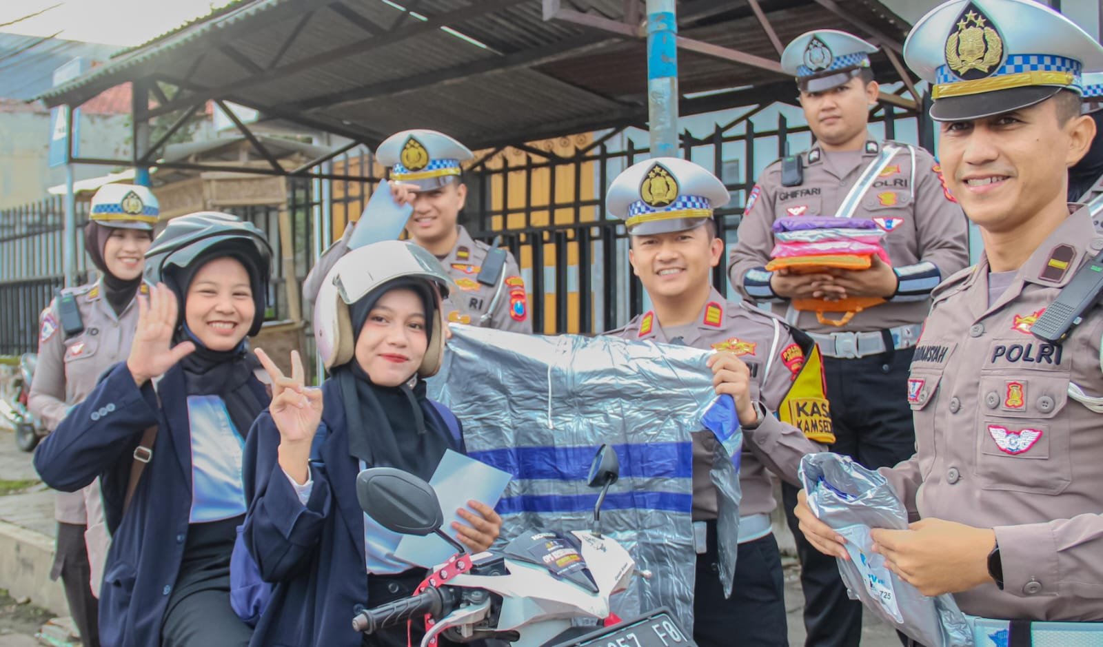 Polres Jember Hadirkan Layanan Publik yang Cepat - Transparan dan Humanis Lewat Program Polantas Men