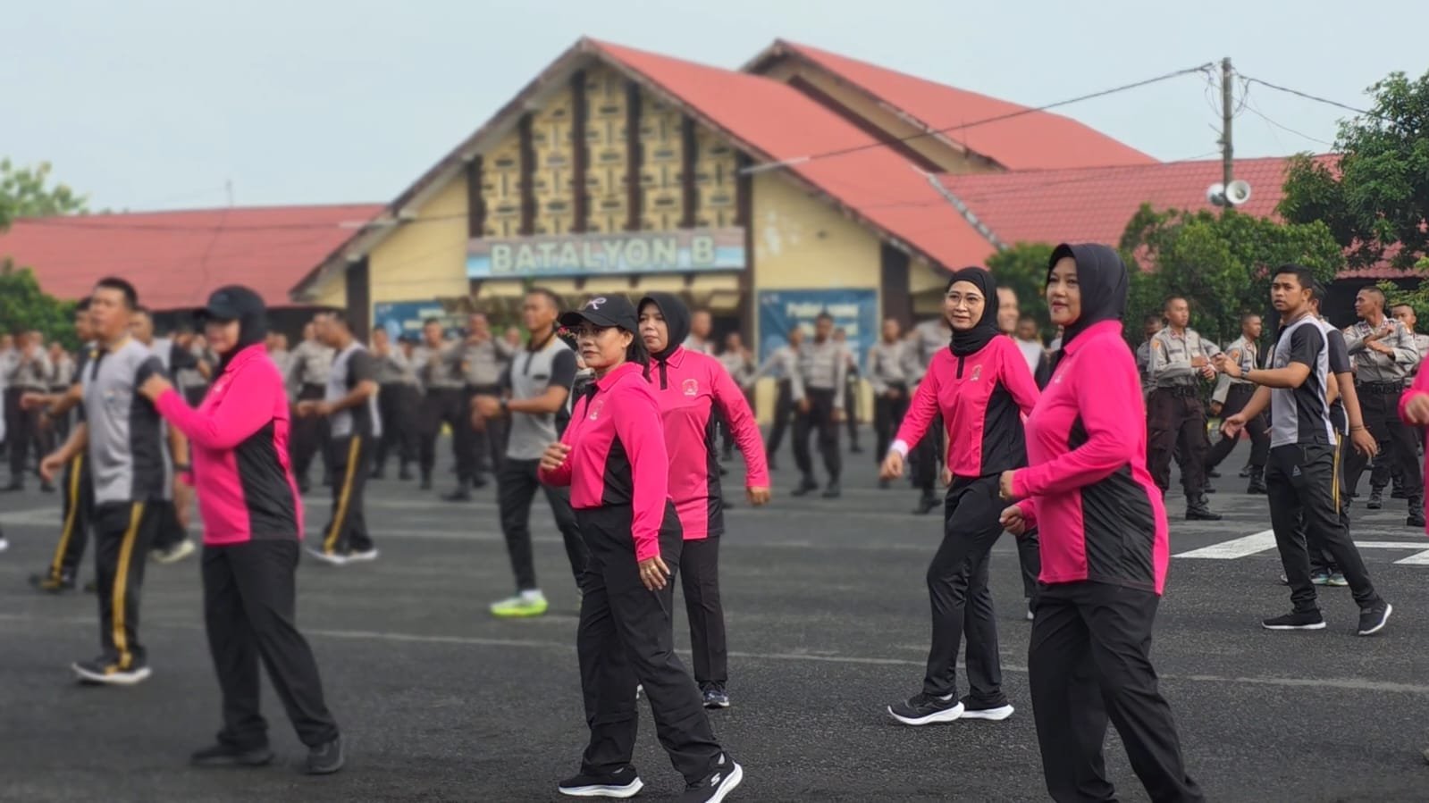 Healing Ala SPN Polda Jatim: Senam â€˜Tabola Baleâ€™ Strategi Jaga Kesehatan Siswa Diktukba Polri