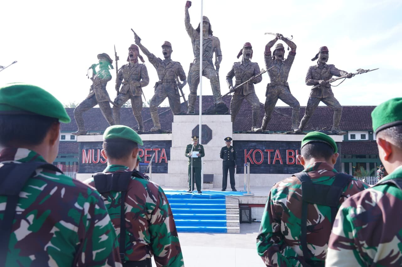 Kasdim 0808-Blitar Pimpin Upacara Peringatan Hari Bela Negara Ke 77 Tahun 2025