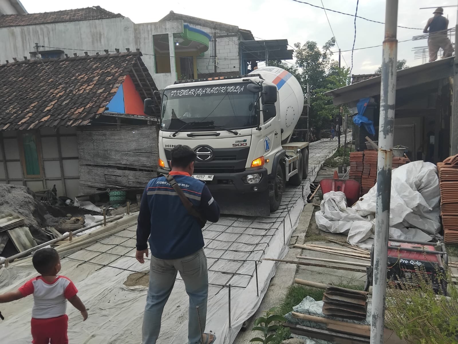 Terkesan Siluman Proyek Tanpa Papan Nama dan Abaikan K3 di Dukuh Sudagaran Desa Karangmlati Demak