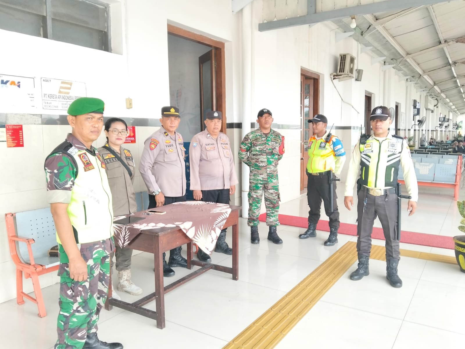 Polres Pasuruan Pantau Arus KA di Bangil Libur Nataru 2025 Volume Penumpang Turun