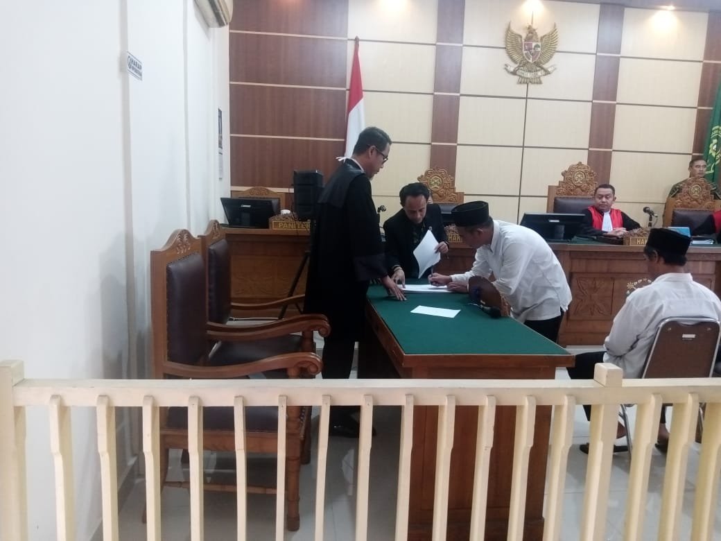 Akhirnya Pelaku Utama dipidana 12 Bulan & Empat Pelaku Tujuh Bulan