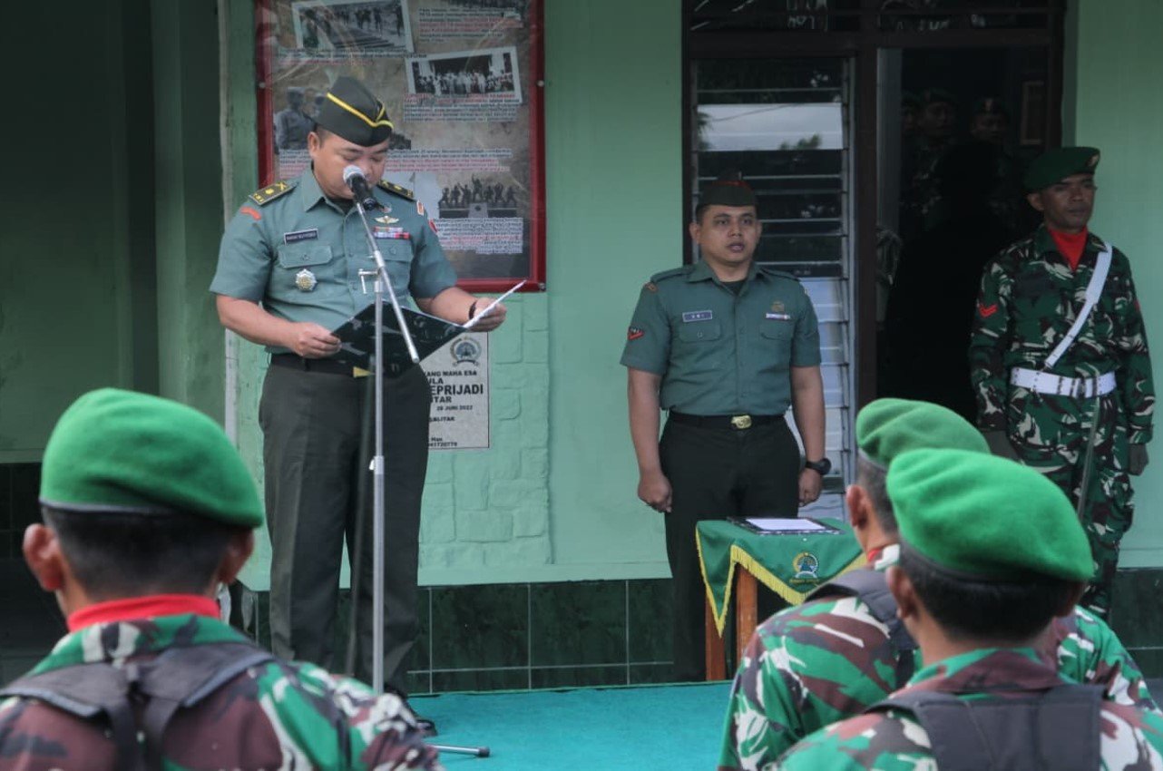 Kodim 0808-Blitar Gelar Upacara Bendera 17-an Wujudkan Jiwa Patriotisme Dan Disiplin Prajurit