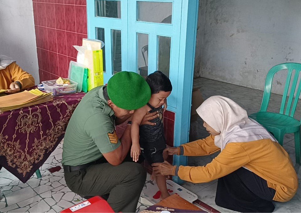 Sinergi Babinsa Dan Nakes, Ujung Tombak Percepatan Penurunan Stunting Di Sutojayan