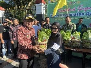 KTNA Garung Gelar Sedekah 1.500 Paket Sayur di Alun-Alun Wonosobo, Warga Antusias